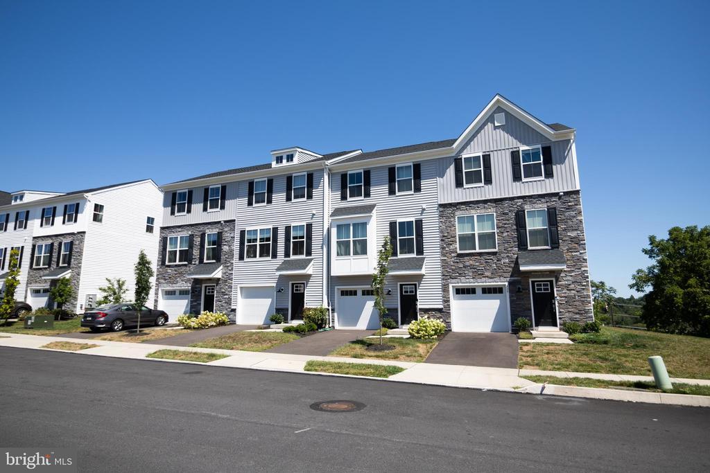 829 Pecan Rd in Spring City, PA - Building Photo