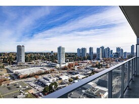 13495 Central Ave in Surrey, BC - Building Photo