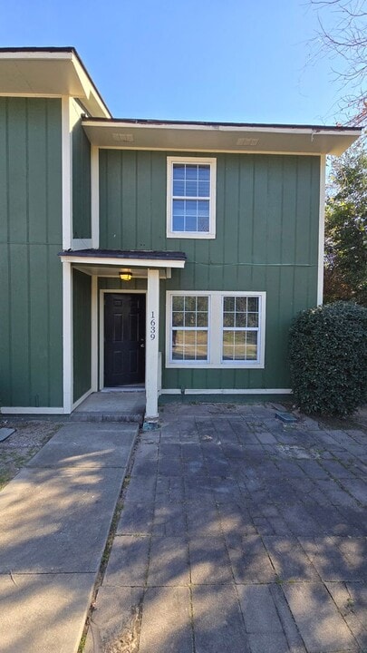 1639 North Ave in West Columbia, SC - Building Photo