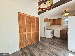 876 Williams Pl in Warminster, PA - Building Photo - Building Photo