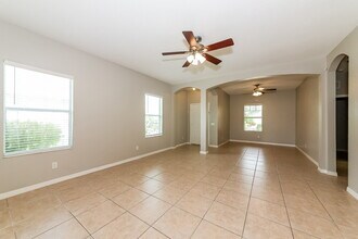 11126 Battery Park Pl in Bradenton, FL - Foto de edificio - Building Photo