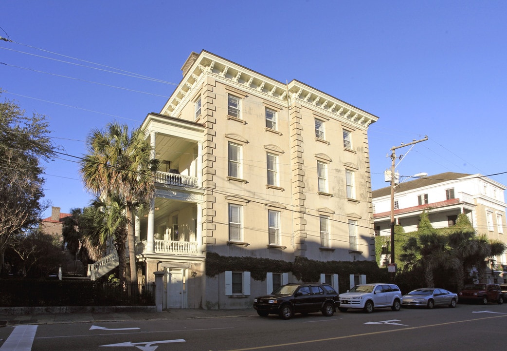 164 Wentworth St in Charleston, SC - Building Photo