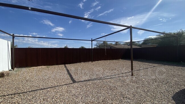 5745 S Southland Blvd in Tucson, AZ - Building Photo - Building Photo