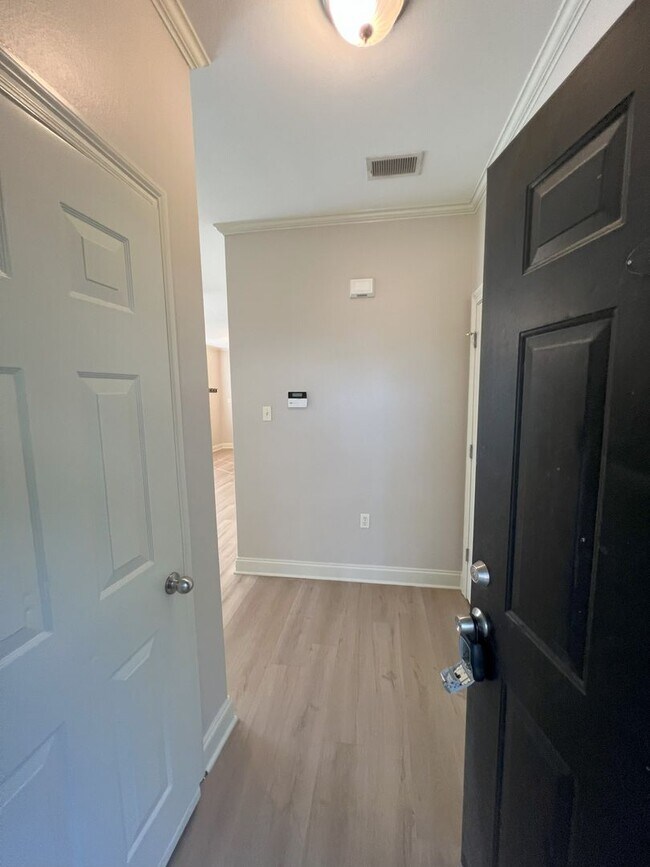 7300 Burbank Dr in Baton Rouge, LA - Foto de edificio - Building Photo