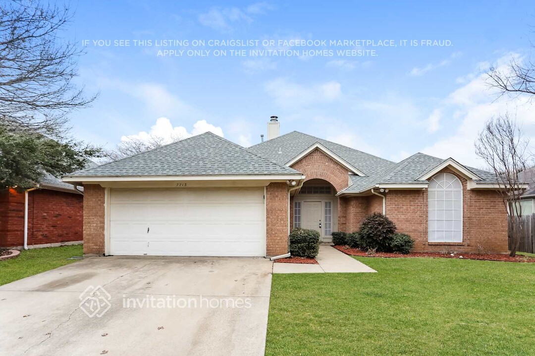 7713 Blossom Dr in Fort Worth, TX - Building Photo