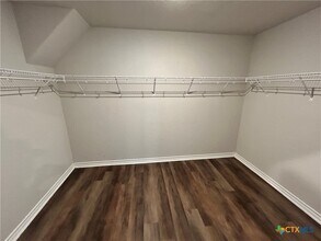 724 Stonemanor in Seguin, TX - Building Photo - Building Photo