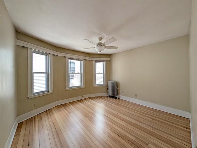 79 Conwell Ave, Unit 3 in Somerville, MA - Foto de edificio - Building Photo