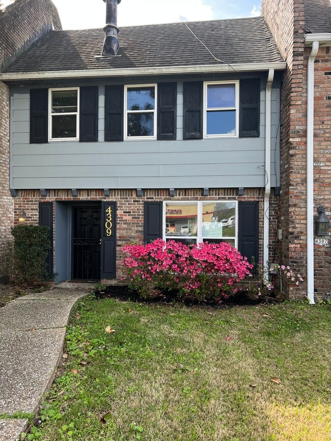 property at 4309 Woodland Dr