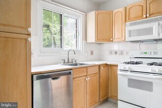 1535 Mt Eagle Pl in Alexandria, VA - Building Photo - Building Photo