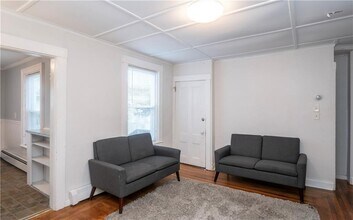 11 Young St in Newport, RI - Building Photo - Building Photo