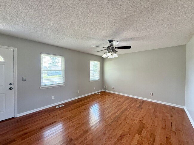 103 Cedar Tree Ln in Rossville, GA - Building Photo - Building Photo