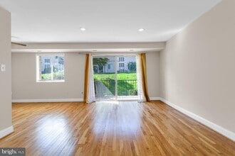 5410 85th Ave in New Carrollton, MD - Foto de edificio - Building Photo