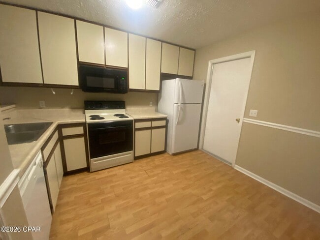 136 Kristine Blvd in Panama City, FL - Building Photo - Building Photo