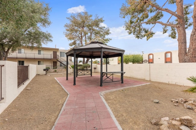 3011 Arville St in Las Vegas, NV - Building Photo - Building Photo