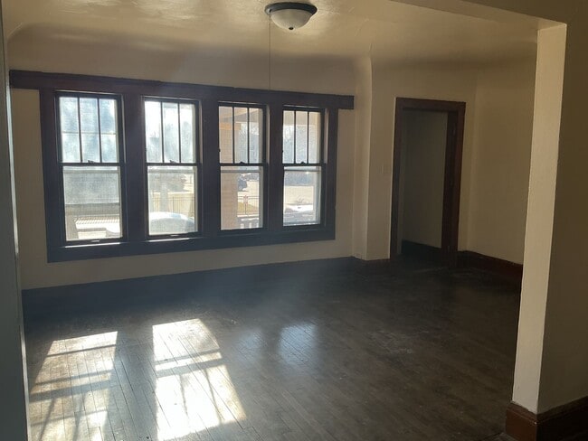 property at 3716-3718-3718 W Roberts St