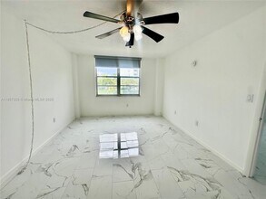 15600 NW 7th Ave in Miami, FL - Building Photo - Building Photo