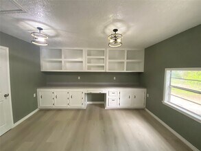 13068 TX-146 in Liberty, TX - Building Photo - Building Photo