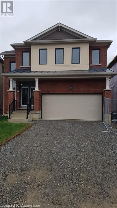 43 July Ave in Hamilton, ON - Building Photo