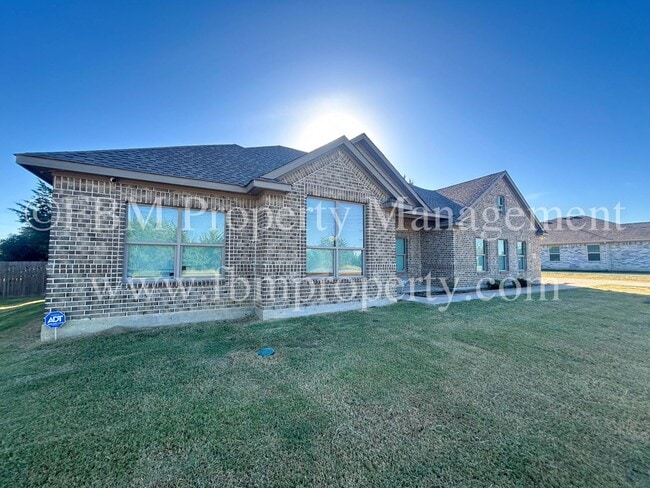 property at 1904 Uhl Rd