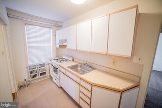 401 S 22nd St-Unit -1R in Philadelphia, PA - Building Photo - Building Photo