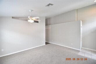 944 Ridge Haven Dr in Brandon, FL - Building Photo - Building Photo