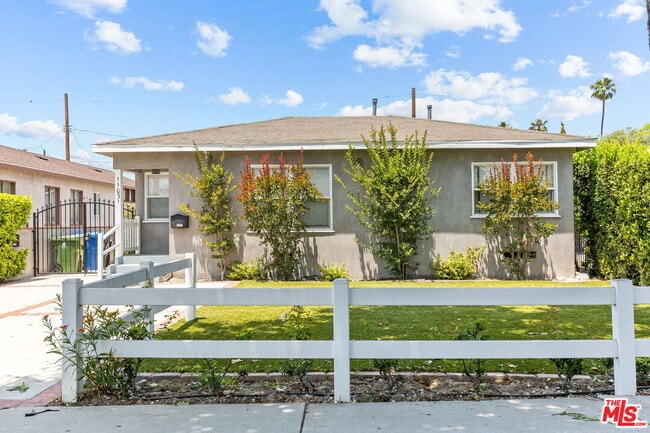 11031 Hatteras St in Los Angeles, CA - Building Photo - Building Photo