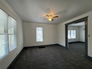 1213 S Illinois St in Decatur, IL - Building Photo - Building Photo