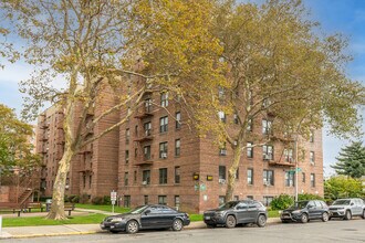 3021 Avenue Z in Brooklyn, NY - Foto de edificio - Building Photo