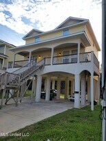 265 Benachi Ave, Unit A in Biloxi, MS - Building Photo