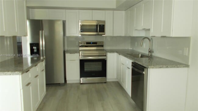 300 SW 130th Terrace in Pembroke Pines, FL - Building Photo - Building Photo