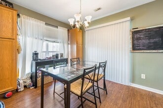 SUBLEASE AVAILABLE IMMEDIATELY THROUGH JULY 2026!  Charming 3 Bed, 2 Bath in Central Location! in College Station, TX - Building Photo - Building Photo