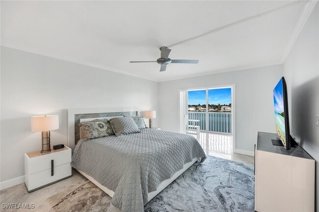 property at 2750 Gulf Shore Blvd N