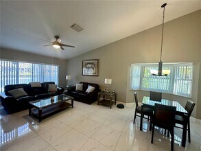 515 NW 106th Ave in Plantation, FL - Building Photo - Building Photo