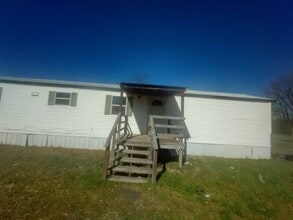 310 Mathis Rd in Lonoke, AR - Foto de edificio - Building Photo