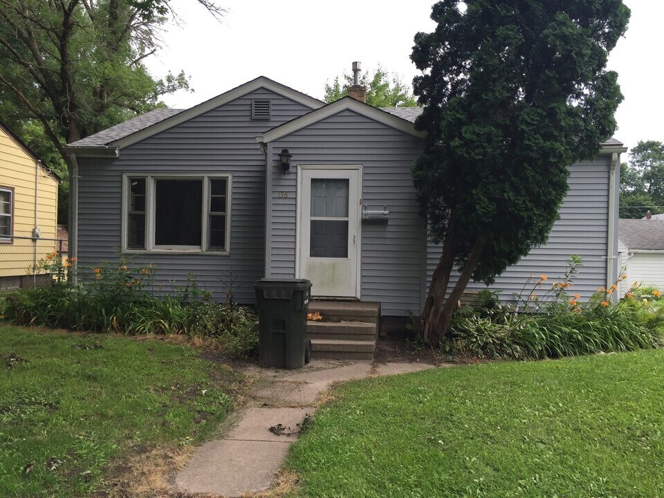138 Madison St in Waterloo, IA - Building Photo