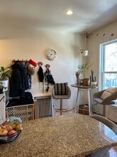 33 Delle Ave, Unit #2 in Boston, MA - Foto de edificio - Building Photo