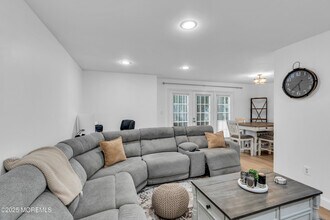 127 Evergreen Ct in Freehold, NJ - Building Photo - Building Photo