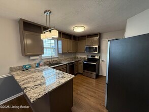 10412 Pinoak View Dr in Louisville, KY - Building Photo - Building Photo
