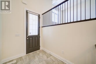 539 Carrville Rd in Richmond Hill, ON - Building Photo - Building Photo