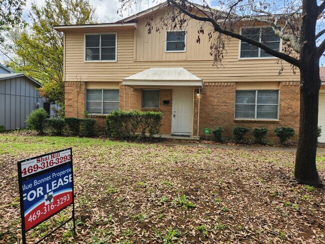 528 Shadyway Dr in Dallas, TX - Foto de edificio - Building Photo