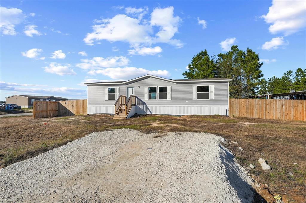 5055 Rd 3540 in Cleveland, TX - Building Photo