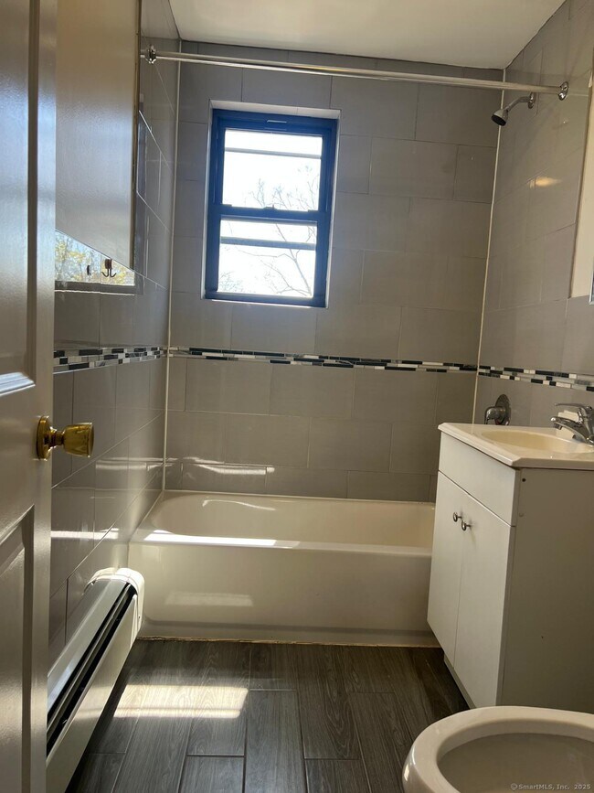158 Magnolia St in Hartford, CT - Building Photo - Building Photo