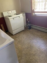 8 Burnham St-Unit -3B in Plymouth, CT - Building Photo - Building Photo