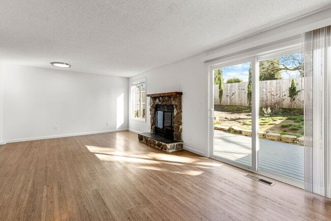 property at 14520 NW Hunters Dr