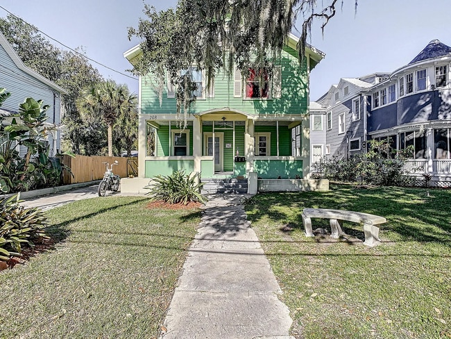 208 Fairview Ave in Daytona Beach, FL - Building Photo - Building Photo