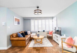 363 E 76th St in New York, NY - Building Photo