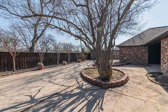 2328 Stonegate Dr N in Bedford, TX - Building Photo - Building Photo