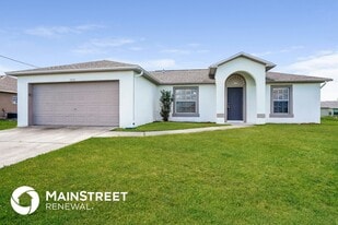 2050 NW 7th Terrace in Cape Coral, FL - Building Photo