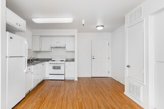 Crenshaw Family in Los Angeles, CA - Building Photo - Interior Photo