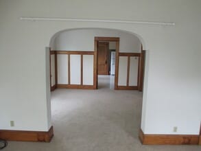2417 E Stratford Ct in Shorewood, WI - Building Photo - Building Photo